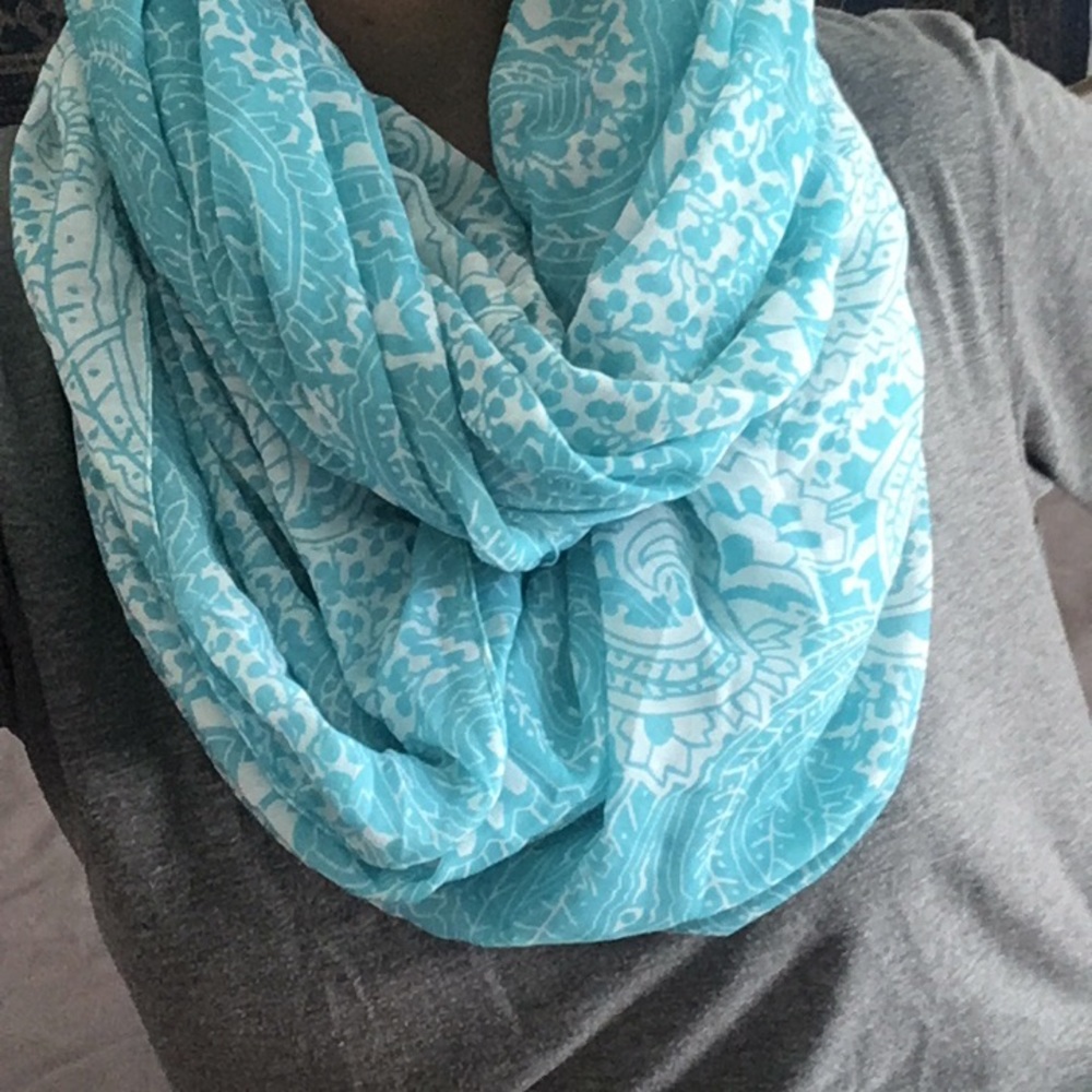 Infinity scarf